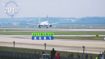 重磅！国产大飞机C919商业航班今天首飞，内部细节曝光：经济舱156座，餐食叫“五福临门”