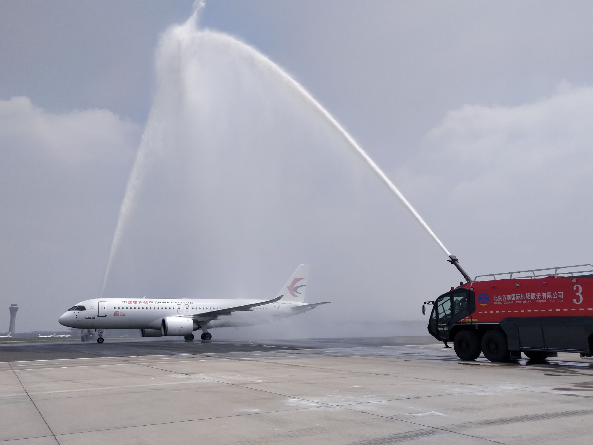 C919圆满完成商业航班首飞，乘客感受“非常丝滑”