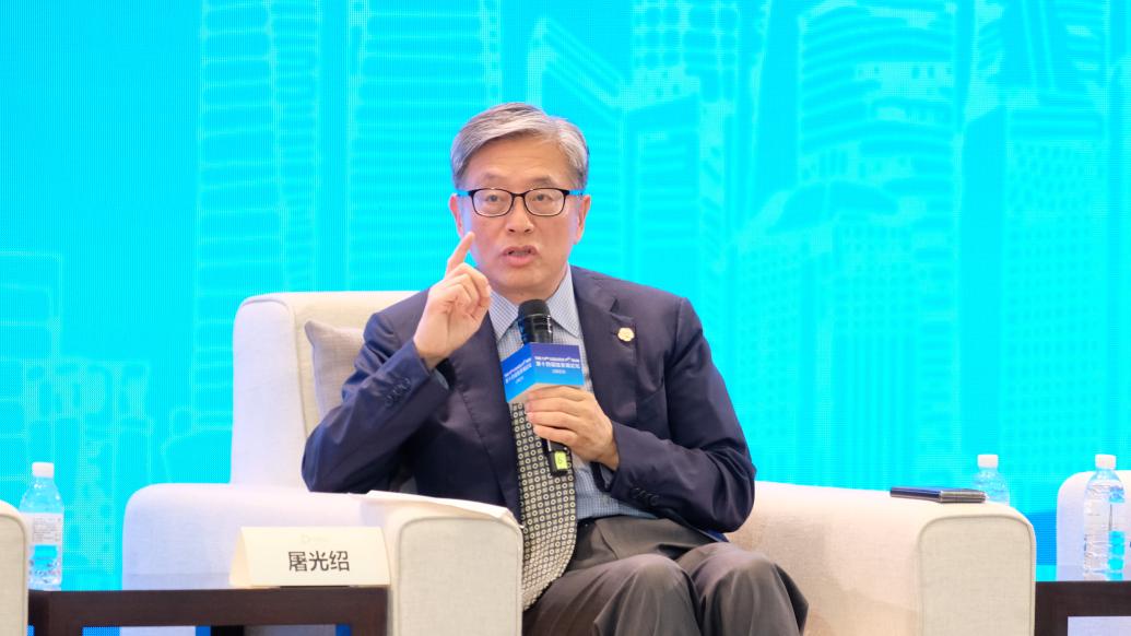 屠光绍：可以用三个“一”来评价上海自贸区所起的作用