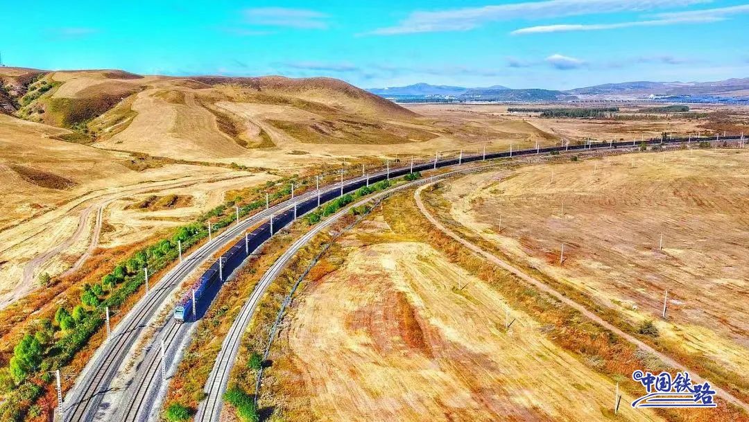 2023年全国铁路暑期运输启动：为期62天，预计发送旅客7.6亿人次