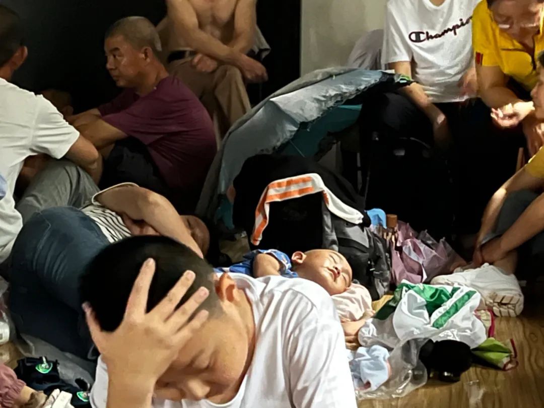 漫长的抵达：列车90小时惊险求生