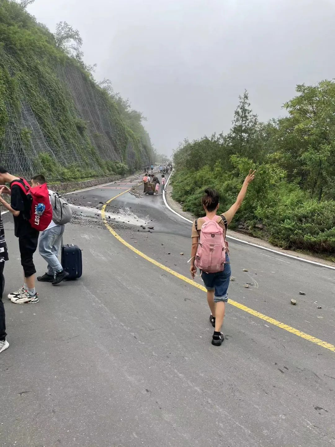漫长的抵达：列车90小时惊险求生