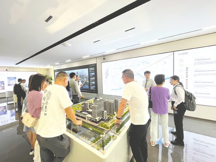 近20个城市官宣“认房不认贷” 政策组合拳助力楼市“金九银十”